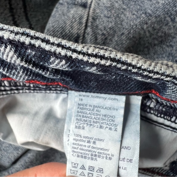 Tommy Hilfiger Denim Acid Wash Embroidered Logo Mini Skirt Size 18 - Picture 7 of 8